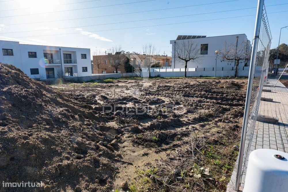 Moradia Térrea T4 em Estrutura – Soutelo, Vila Verde