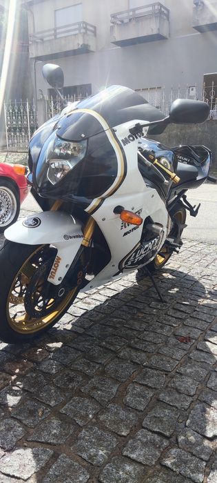 Suzuki GSXR 1000 k4