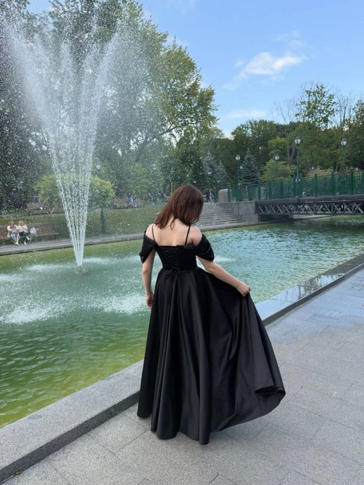 Сукня вечірня, випускна.