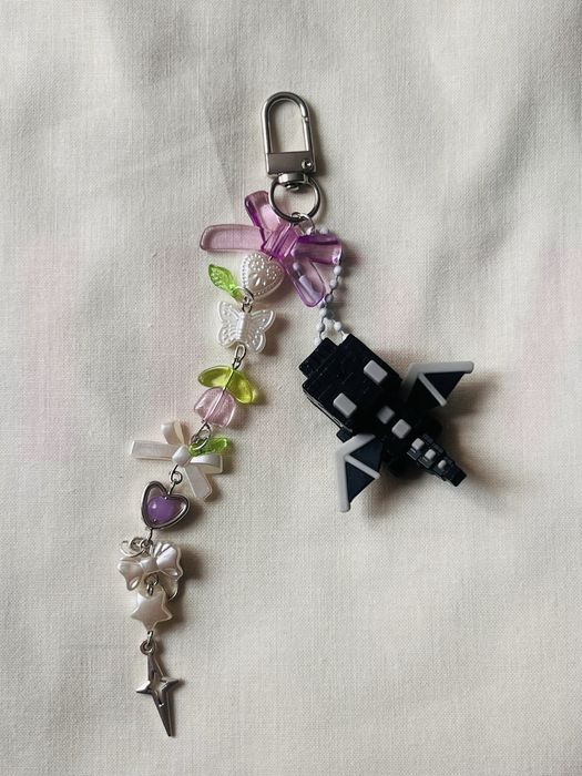 Брелок з іграшкою Kinder Joy