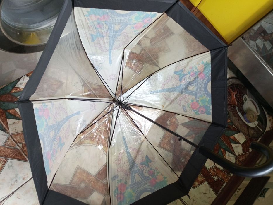 Продам зонтик женский.