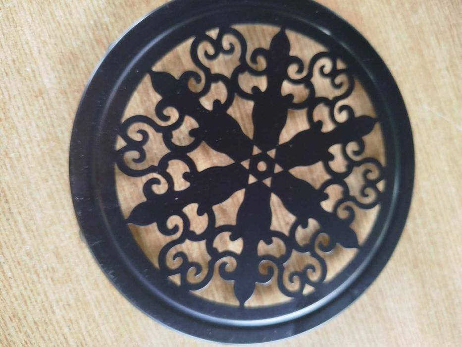 Металлическая подставка под горячее с 3D рисунком