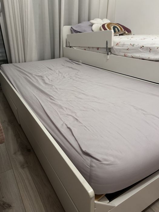 Cama para criança, dupla e com gavetas. Inclui 2 colchões