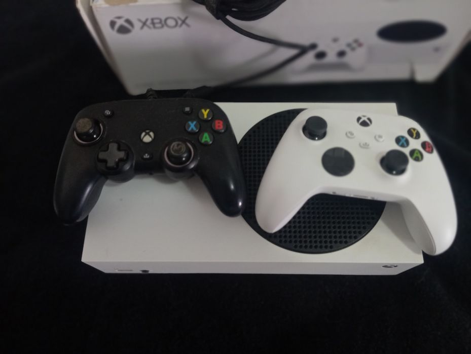 Xbox series S  + TV
1 controle
Seminovo