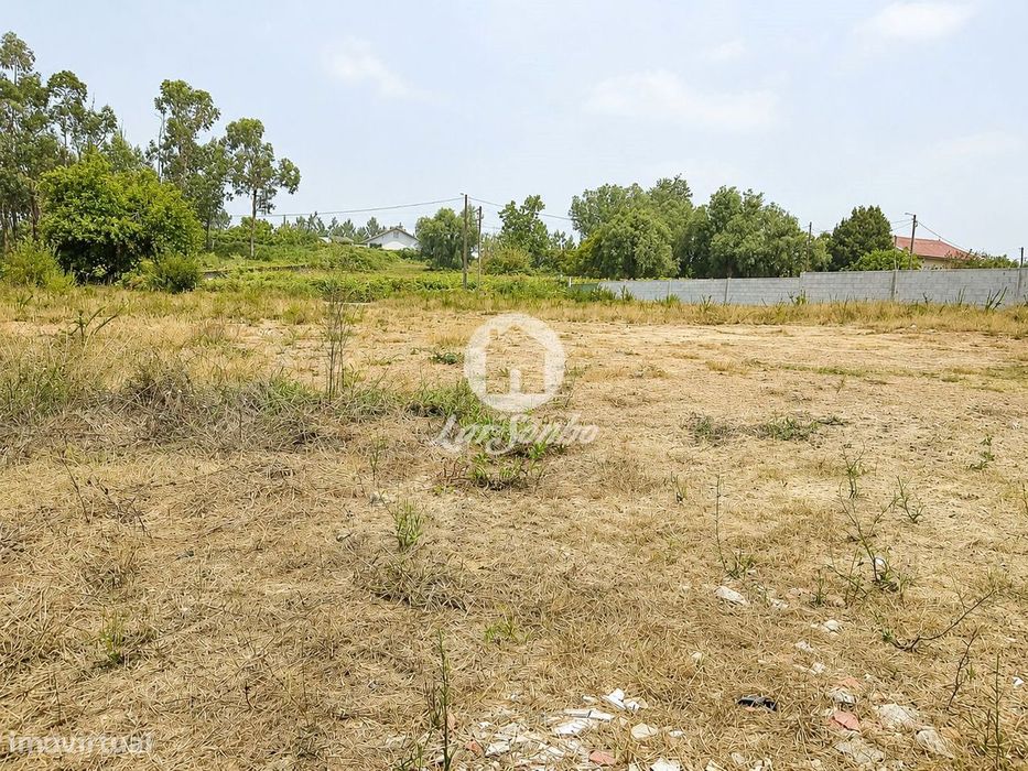 Terreno com Projeto Aprovado para Moradias Térreas