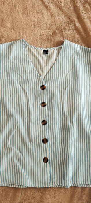 Blusa às riscas azul