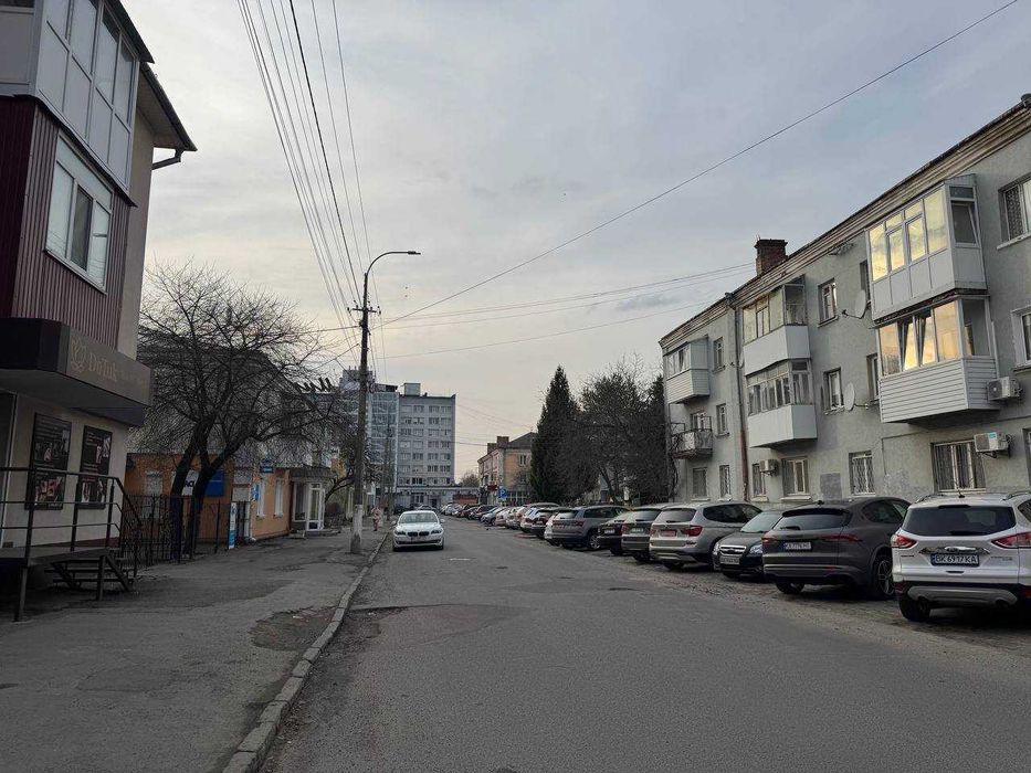 Нежитлове приміщення центр Пластова. 85000
