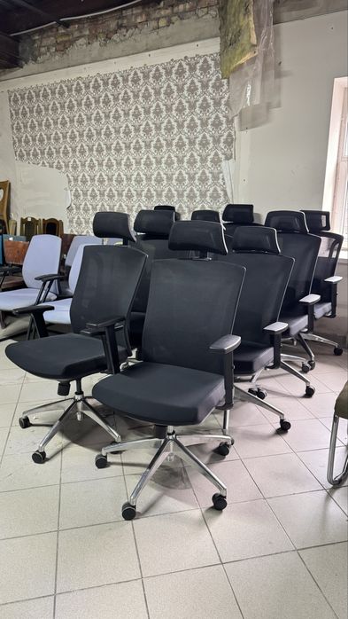 Крісла офісні