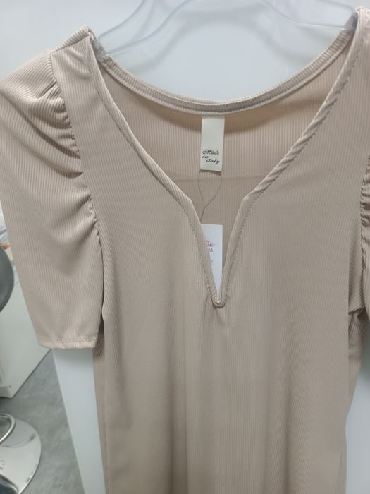 Bluzka damska z ozdobnym dekoltem