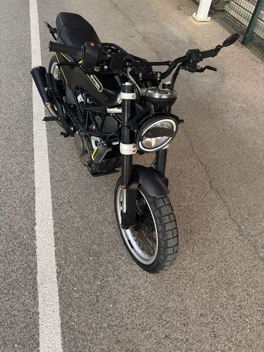 Husqvarna Svartpilen 401