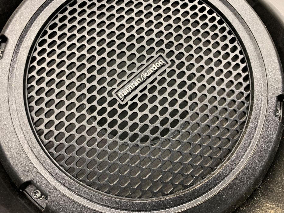 SUBWOOFER JEEP GRAND CHEROKEE WK 8950001901D SUV GŁOŚNIK