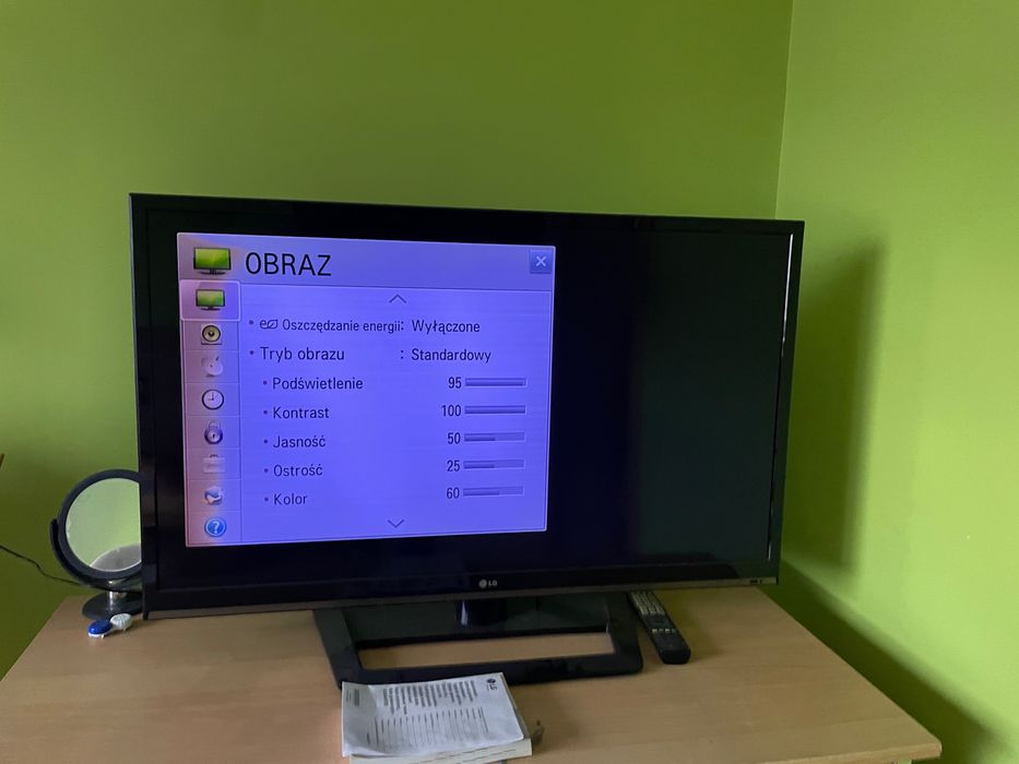 Telewizor LG42 cale 4xHDMI, WiFi, LAN z pilotem i instrukcją