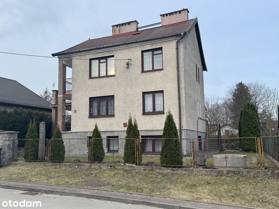 Dom wolnostojący z garażem i ogrodem
