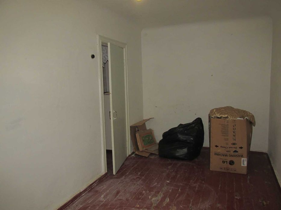 Продам 3 к. кв., р-н Центр-Центр. ринок  -зручно під магазин