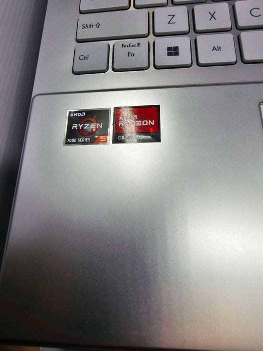 Laptop ASUS VivoBook Go E1504FA 15.6" OLED R5-7520U 16GB 512SSD SUPER STAN!