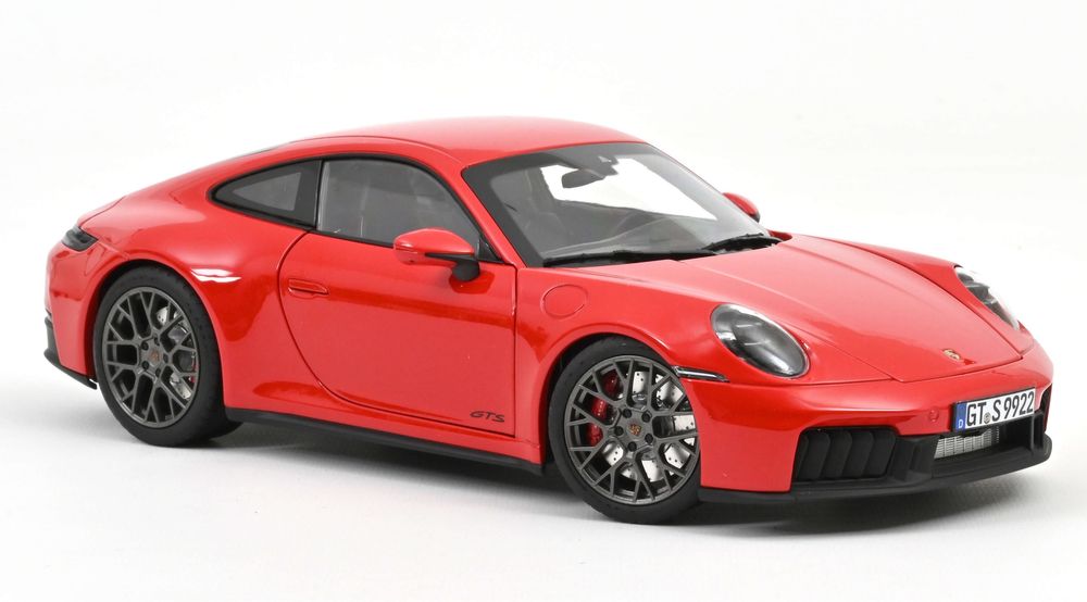 Norev Porsche 911 Carrera 4 GTS 1/18