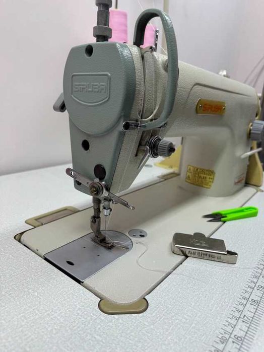 Продам челночку швейную машинку Siruba
