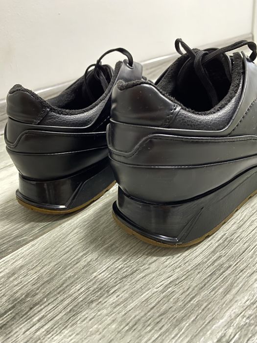 Теплі шкіряні кросівки ZARA, розмір 43-44
