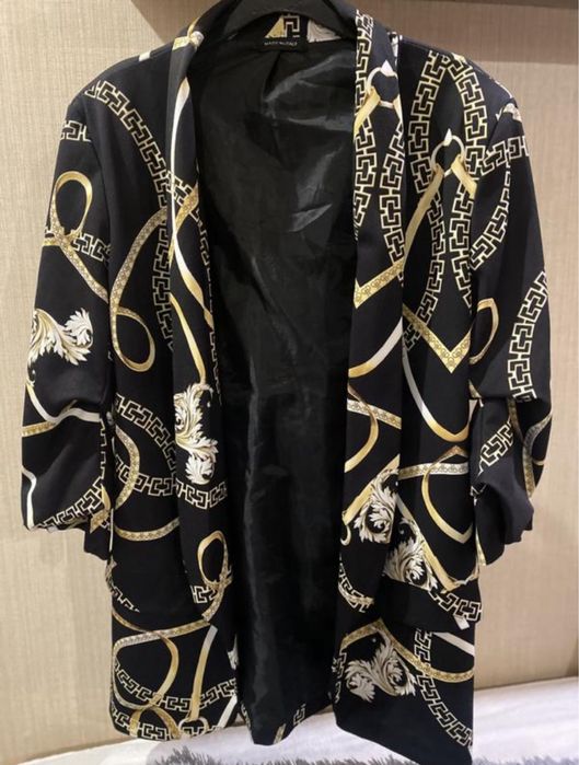 Жакет в стилі Versace