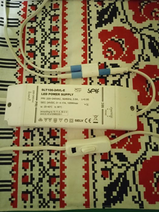 Блок живлення до світлодіодні стрічки.