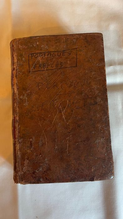 Dicionário Português-Francês