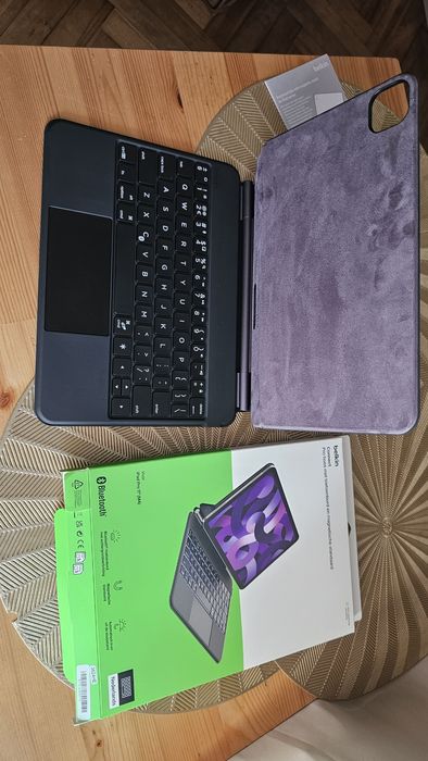 Belkin Connect Pro Keyboard Case do iPad Pro 11" M4 -

klawiatura z touchpademq