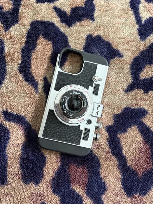 Etui i pasek iphone 13 plecki aparat retro w stylu Emily w Paryżu