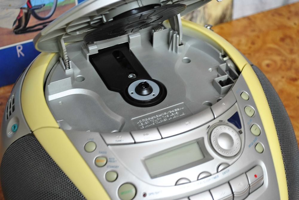 Магнитола SONY CFD-E90L