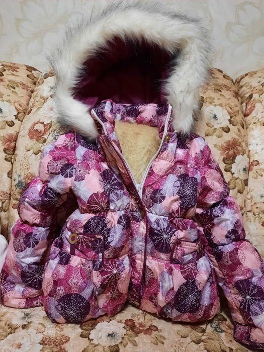 Зимняя куртка на овчине 110р. для девочки