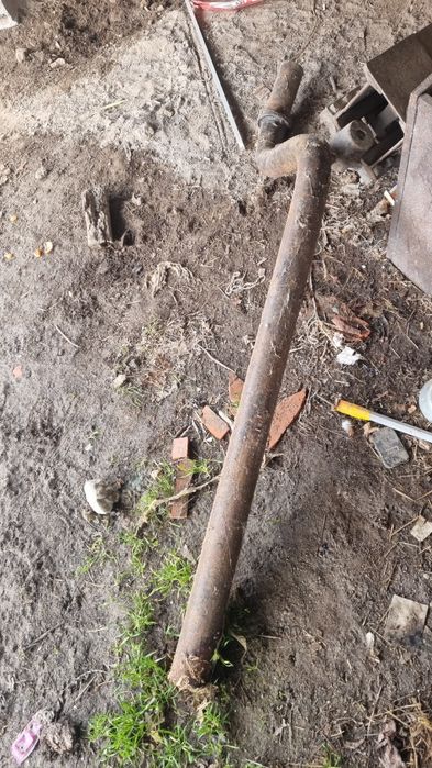 Tubos curvados laterais de reboques florestais