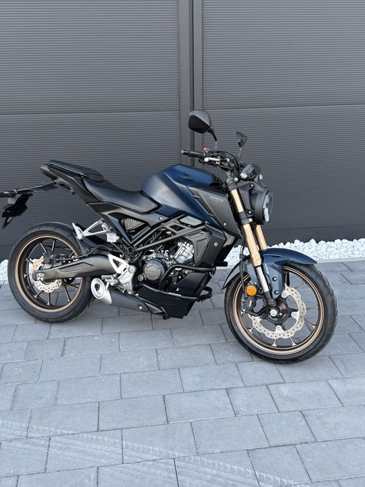 Honda CB125R z 2023r Niemcy 5 tys km ksiazki idealne