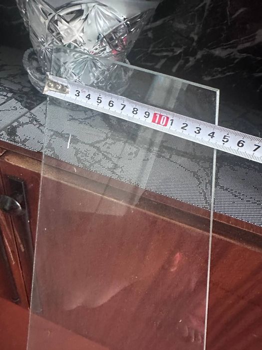 Продам угловые стеклянные полки 2 большие, маленькая в подарок