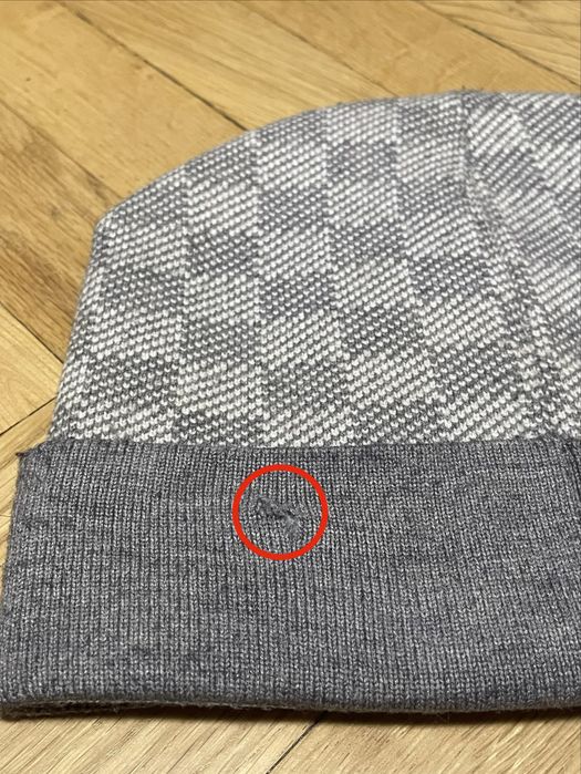 Шапка від бренду Louis Vuitton