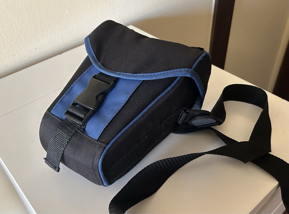 Câmera DSLR NIKON D5300 com lente 18-55 mm (com mau estado e microfone RODE)64284353825793121