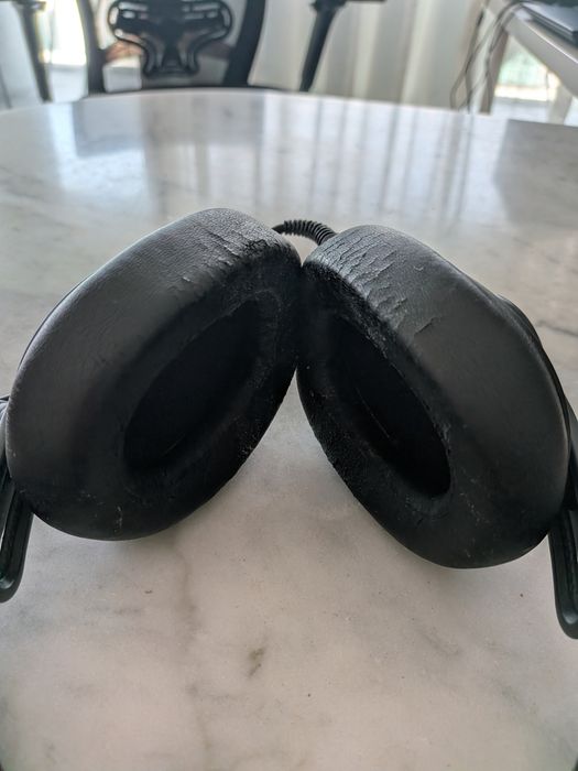 AKG K371 Auscultadores Profissionais