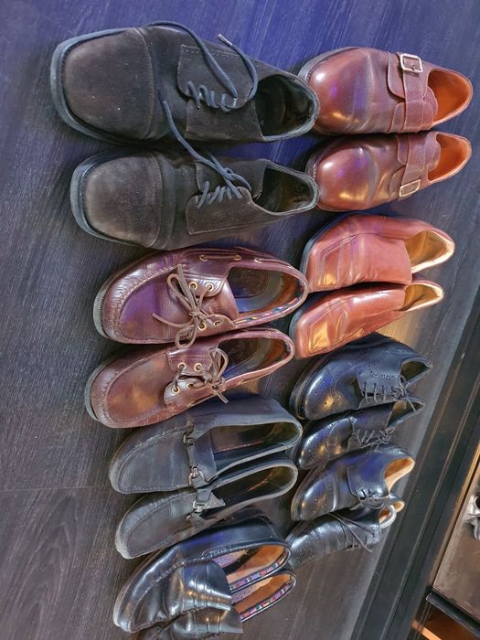 Vendo sapatos de homem em pele