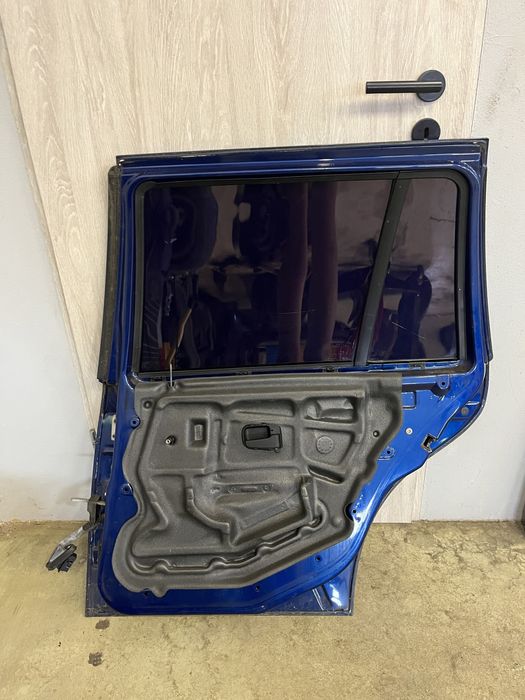 Bmw e36 drzwi prawe tył kombi avusblau metallic