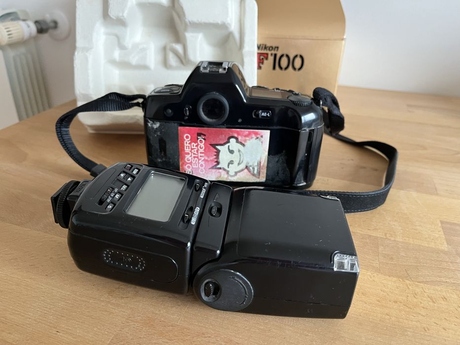 Câmara fotográfica nikon analógica 35mm F90 flash sb25