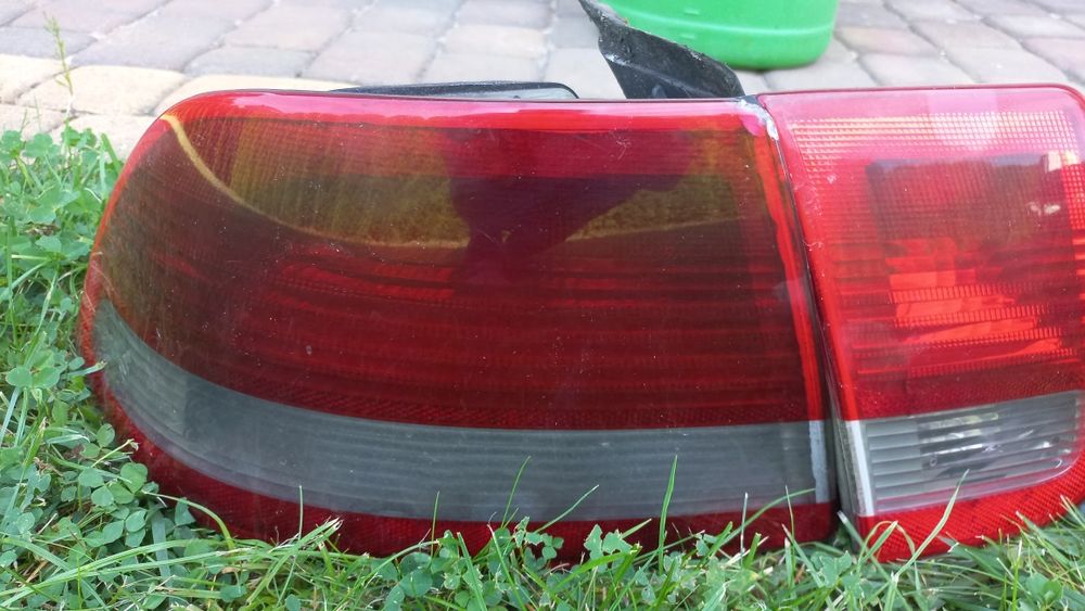 Lampy tyl  sabb93  sedan 04