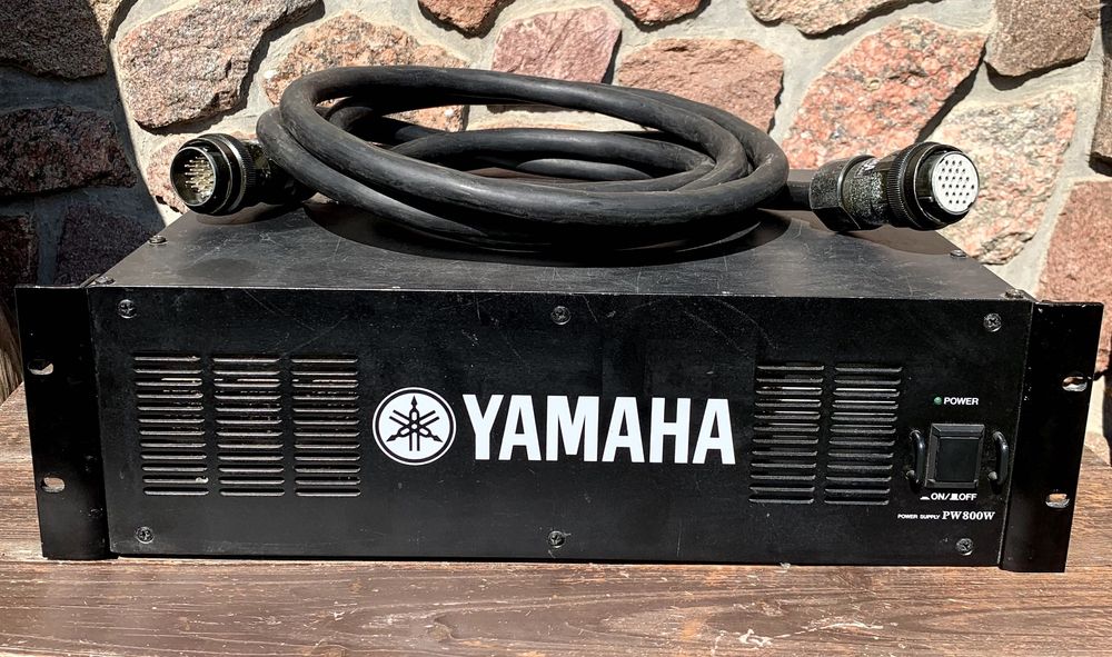 YAMAHA PW800W zasilacz do konsolet mikserskich