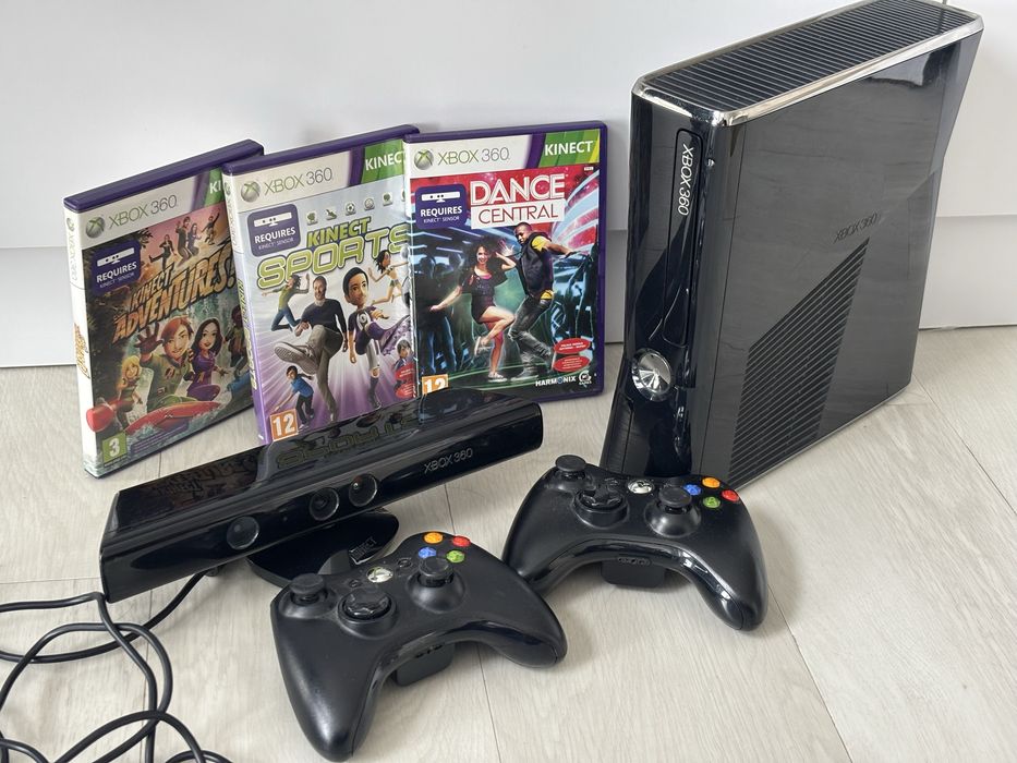 Xbox 360 + kinect + dwa pady + trzy gry