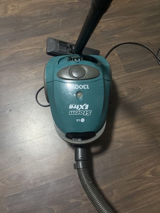 Пылесос LG 1300W