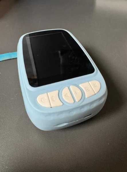 Cyfrowy aparat dla dzieci z natychmiastowym wydrukiem niebieski