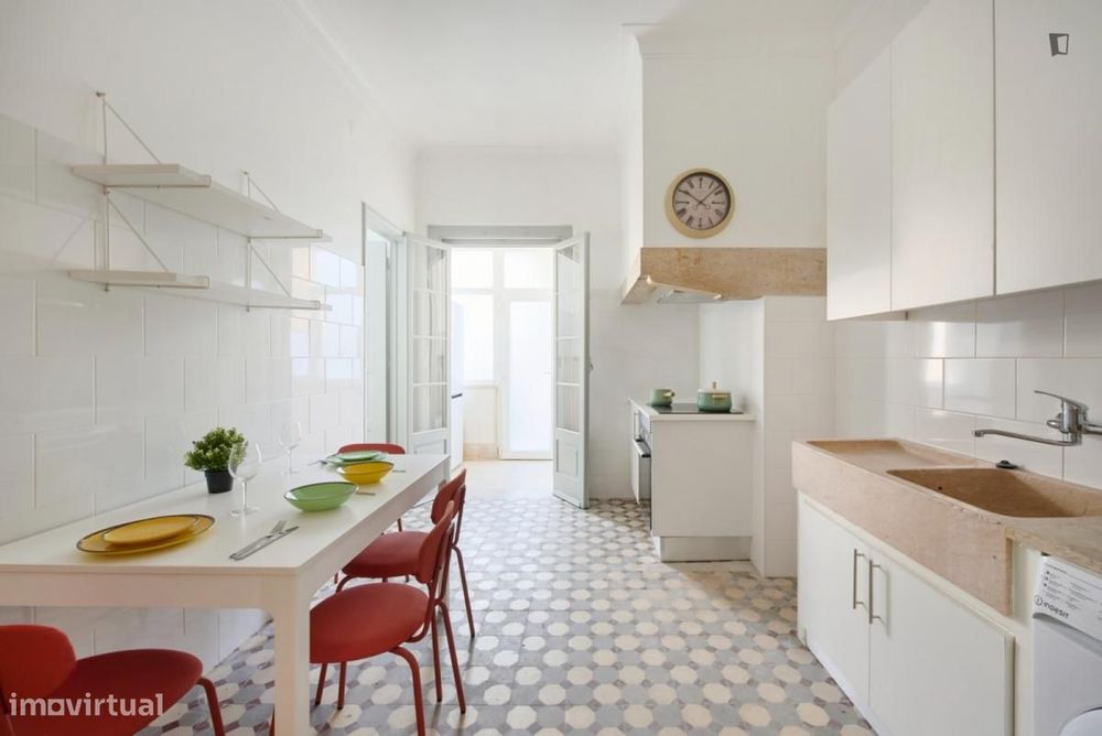 Quarto - localizado em Alameda Lisbon