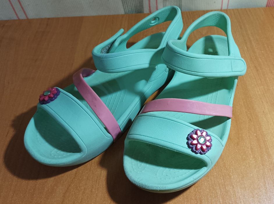Босоніжки Crocs J3
