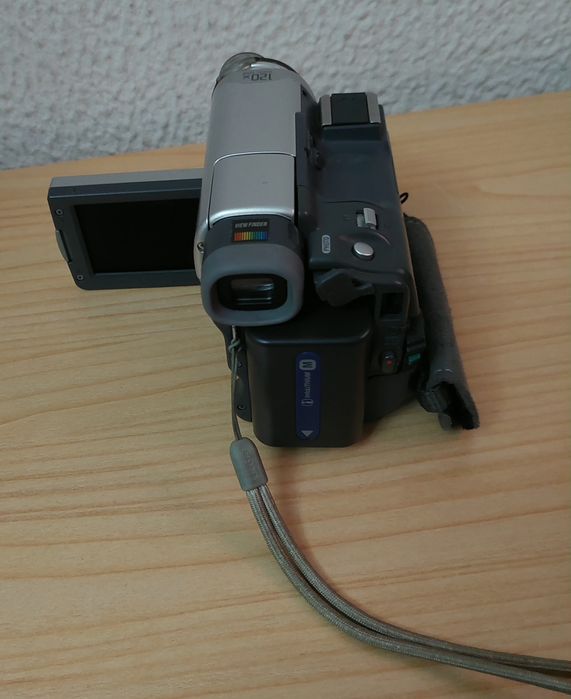 Handycam DCR-TRV33E