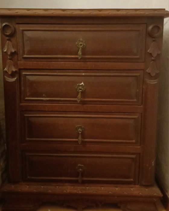 Vendo quarto e sala completos estilo antigo