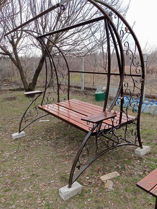 Качель садовая .