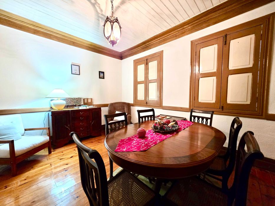 Moradia T4 à venda em Mangualde