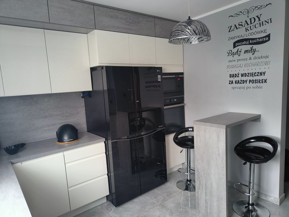 2-pokojowe mieszkanie z wyjściem na ogród, 2 garaże NOWA CENA!